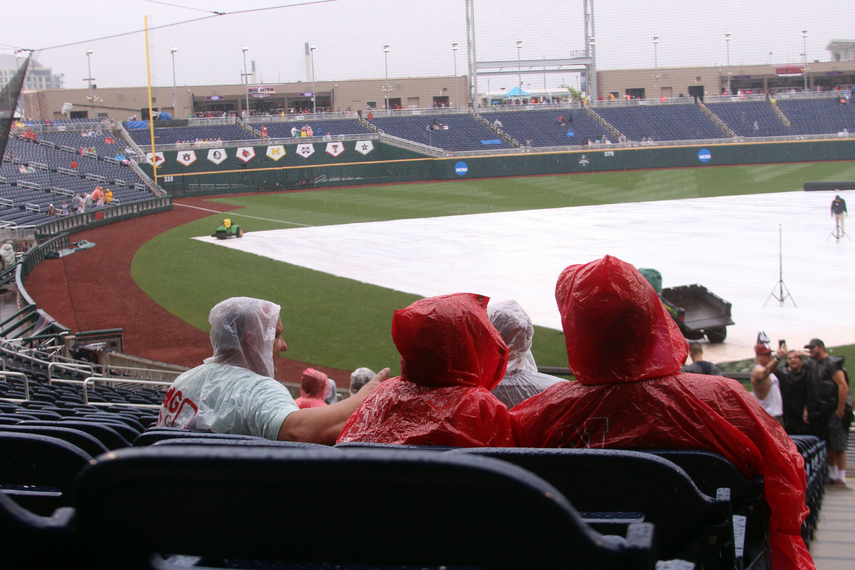Auburn vs. Louisville at the College World Series